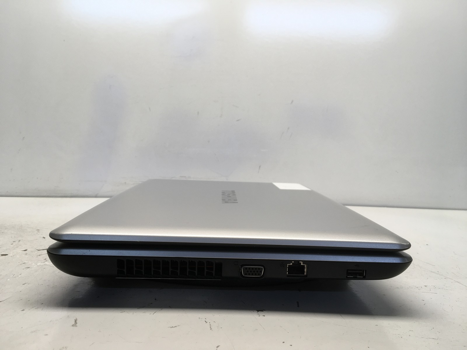 Toshiba SatelliteL455-S5975 Intel Celeron 900 2.2GHz 2 GB NO HDD No Batt