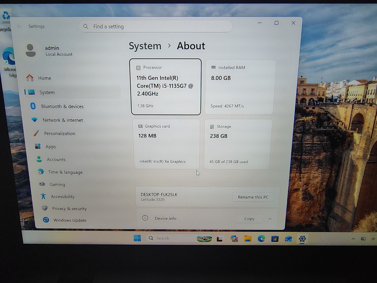 Dell Latitude 5320 13.3″ (256GB SSD, Intel Core i5 11th Gen., 2.60 GHz, 8GB)…