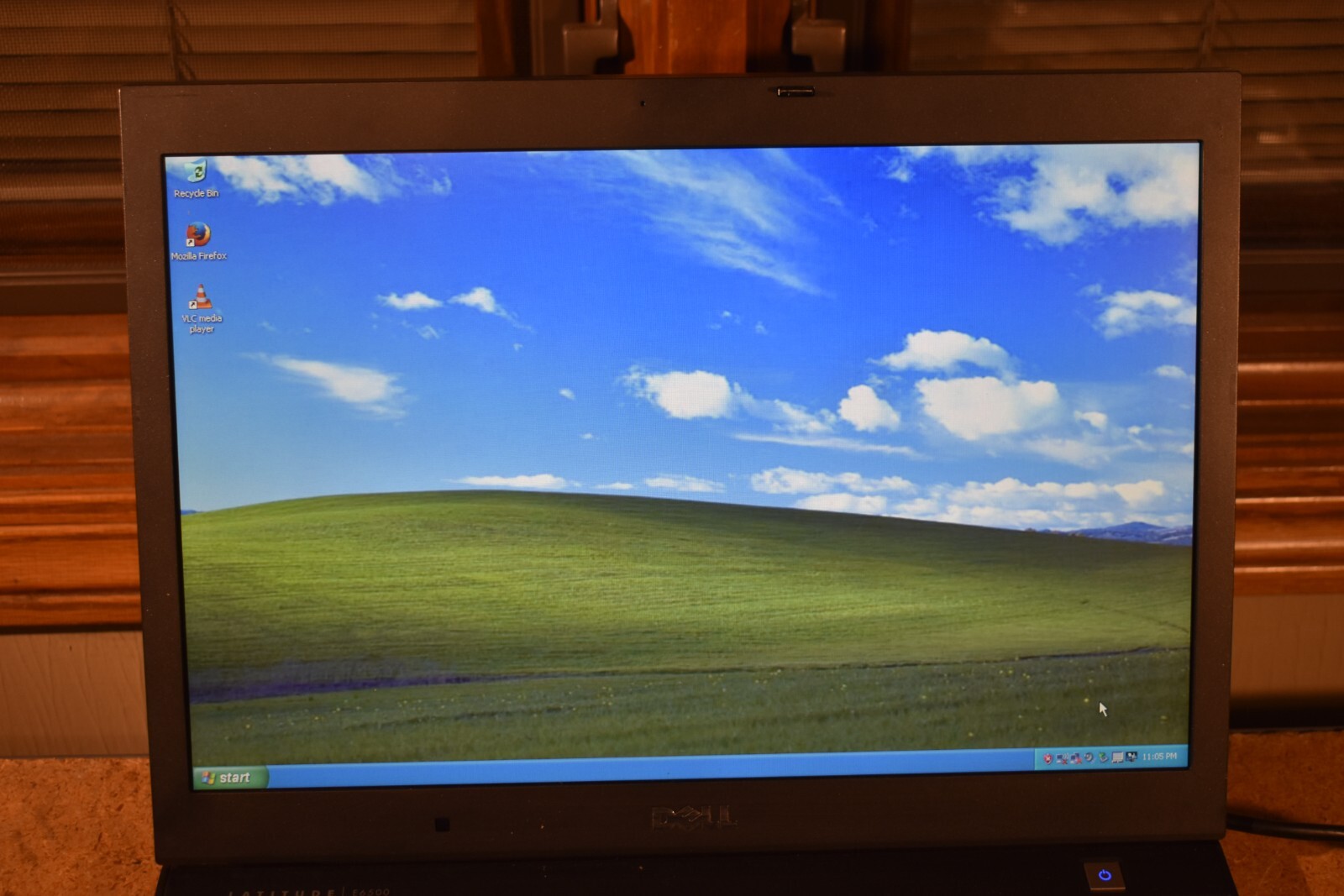 Dell Latitude E6500 Core 2 Duo 2.26GHz 3GB RAM 320GB HDD Windows XP Pro 32-bit