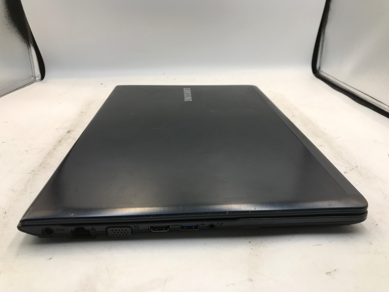 Samsung 470R Intel Core i7-3537U 2.0GHz 15″ Laptop – BROKEN HINGE/BAD KB -MZ