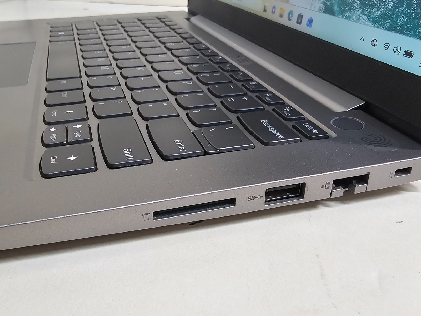 Lenovo ThinkBook 14 G2 ITL – 2.8 GHz i7-1165G7 16GB 512GB 14″ Touchscreen – SP1