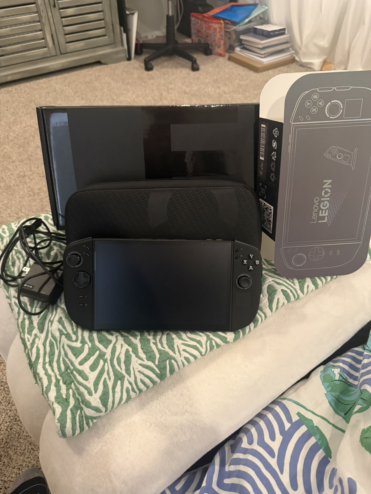 Lenovo Legion Go 2 – AMD Ryzen Z2 Extreme Z2E, 32GB, 1TB. Perfect Condition.