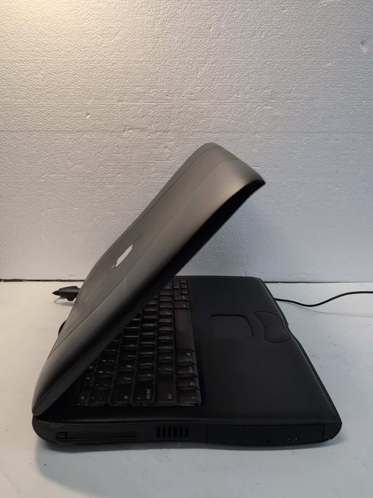 🔥 Apple Macintosh PowerBook G3 Laptop With AC Adapter (NO OS, READ) –