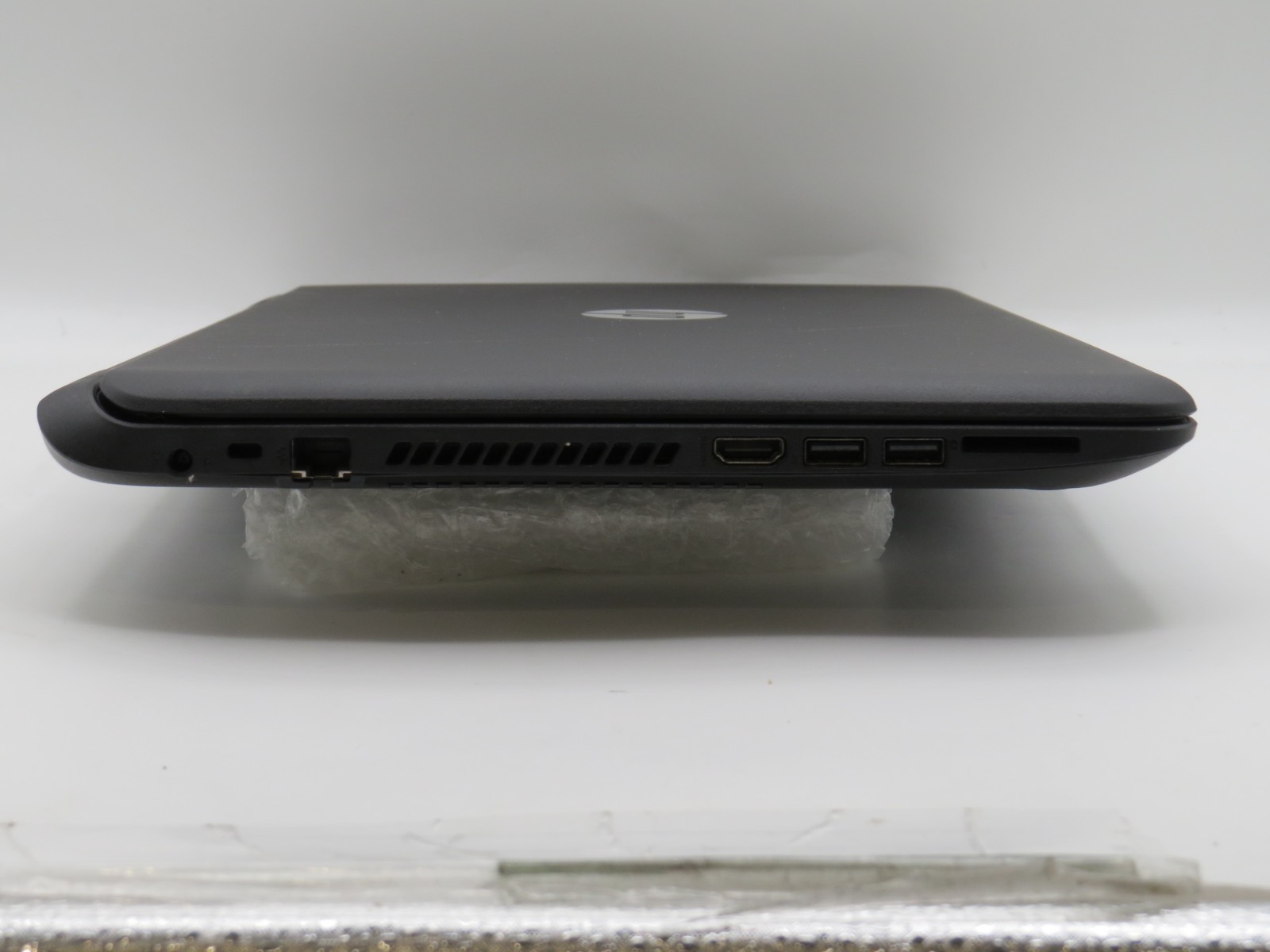 HP 15-f024wm | N3530 @ 2.16GHz | 8GB DDR3 | 256GB 2.5″ SATA SSD | No OS