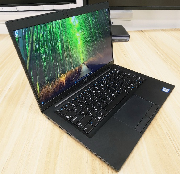 Dell Latitude 7390 13.3″ Touch, 500GB M.2, Intel i7 8th Gen 4.2 GHz, 16GB DDR4