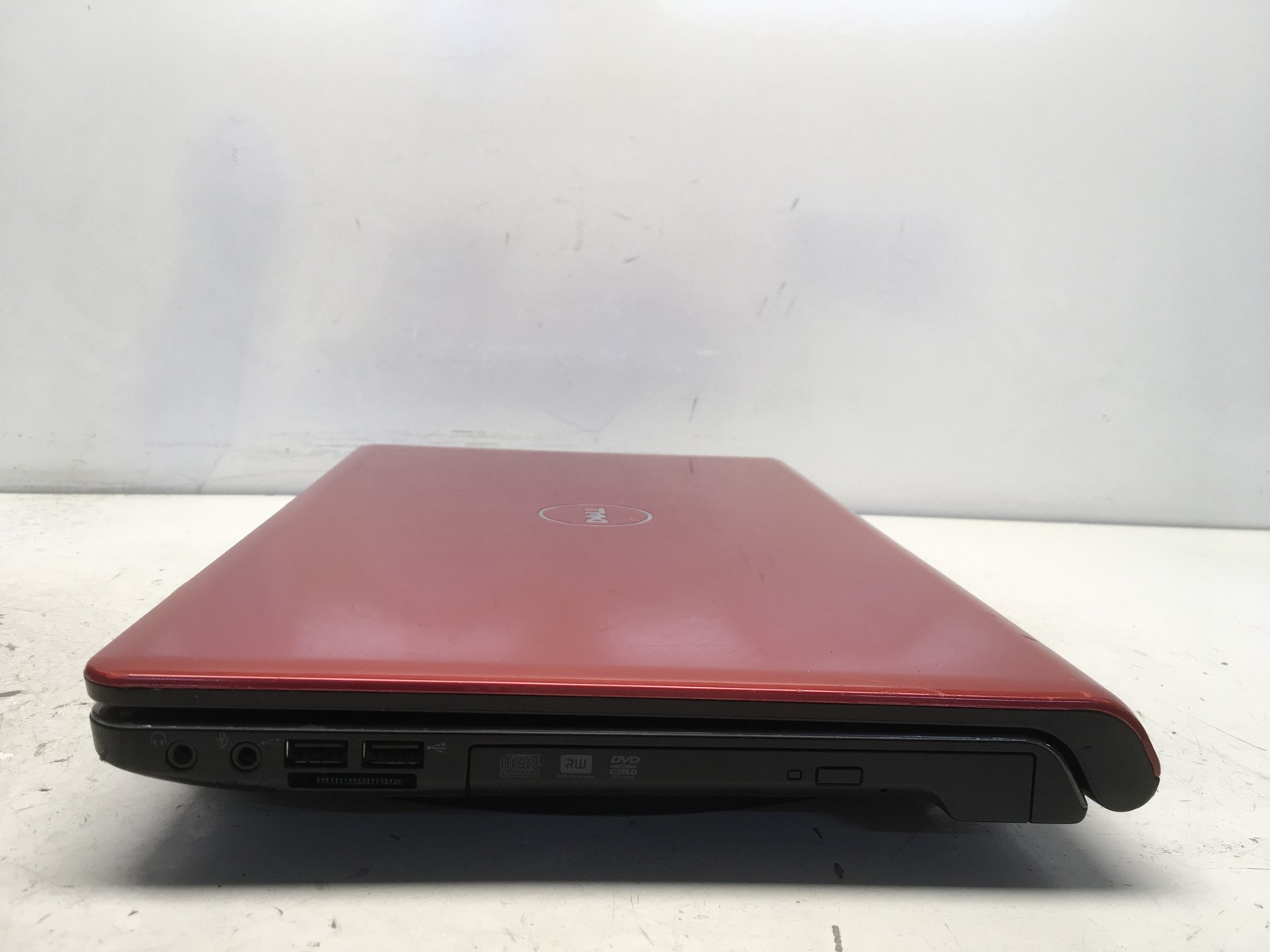Dell Inspiron 1564 Intel i3-M330 2.13GHz 4 GB NO HDD No Batt