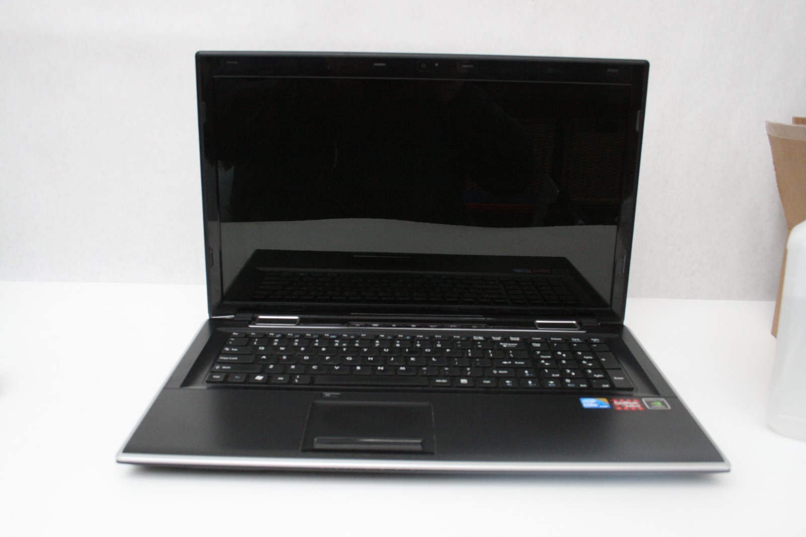 PlaidBook by DakTech FX720/720DX 17.4in iLaptop i7-2620M 8GB RAM 128GB SSD