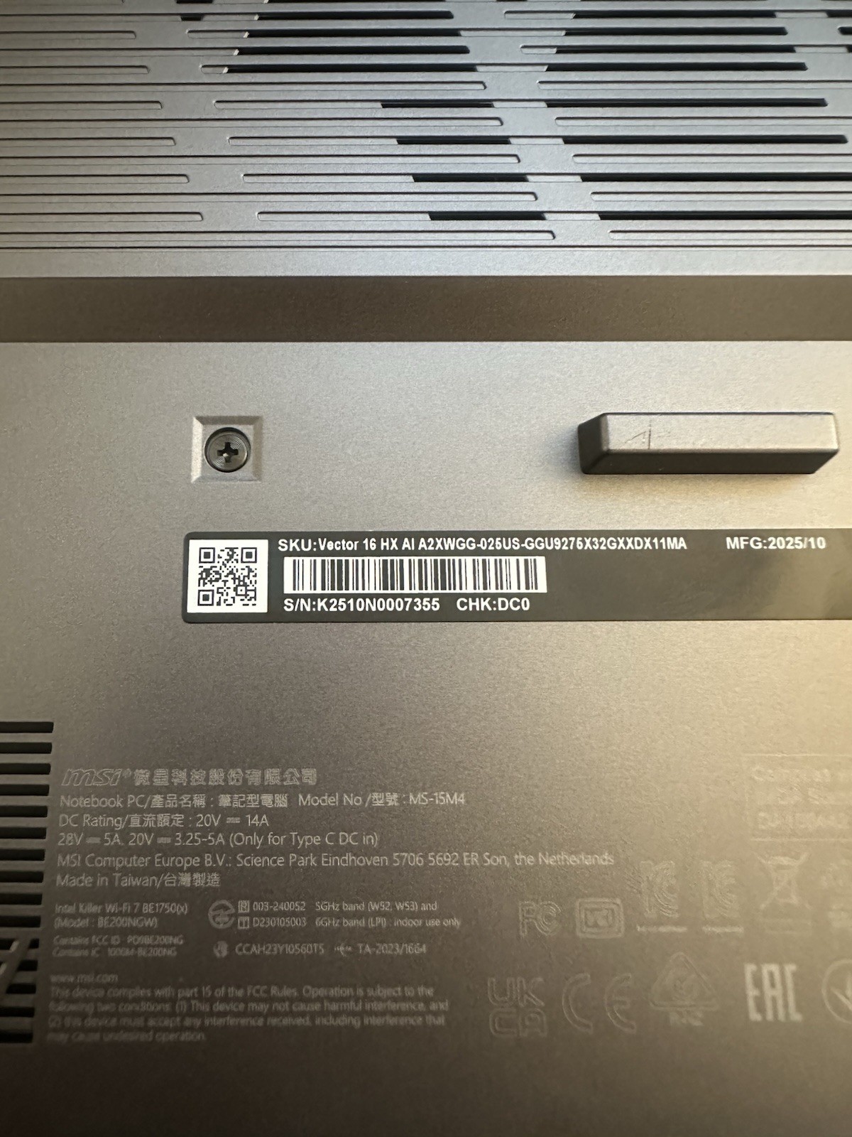 MSI Vector 16 HX AI 16″ (2026) RTX 5070 Core Ultra 9 275HX – 1TB SSD Barely Used