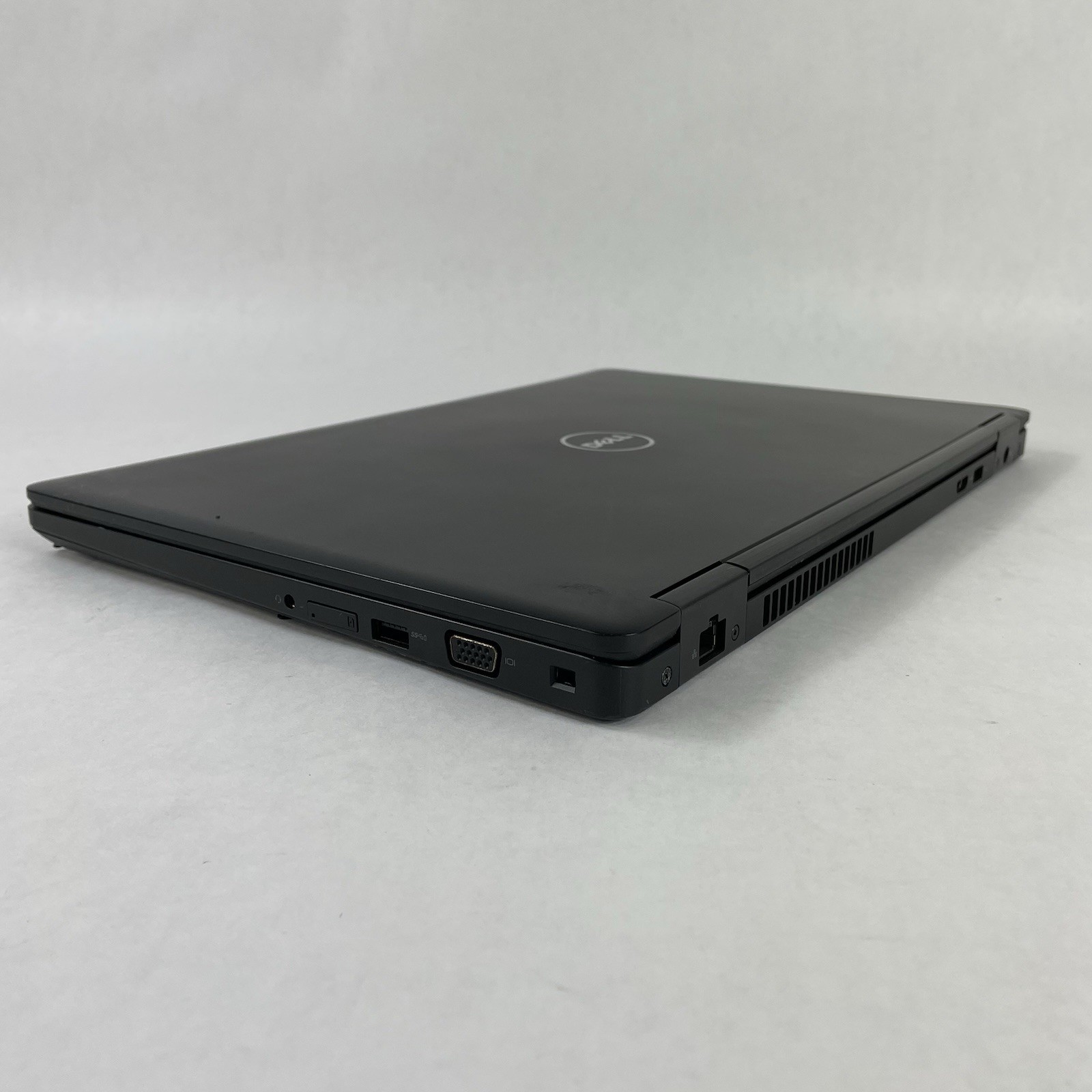 Dell Latitude 5580 15.6″ i5-6300U 2.40 GHz 8 GB RAM No SSD No OS No AC