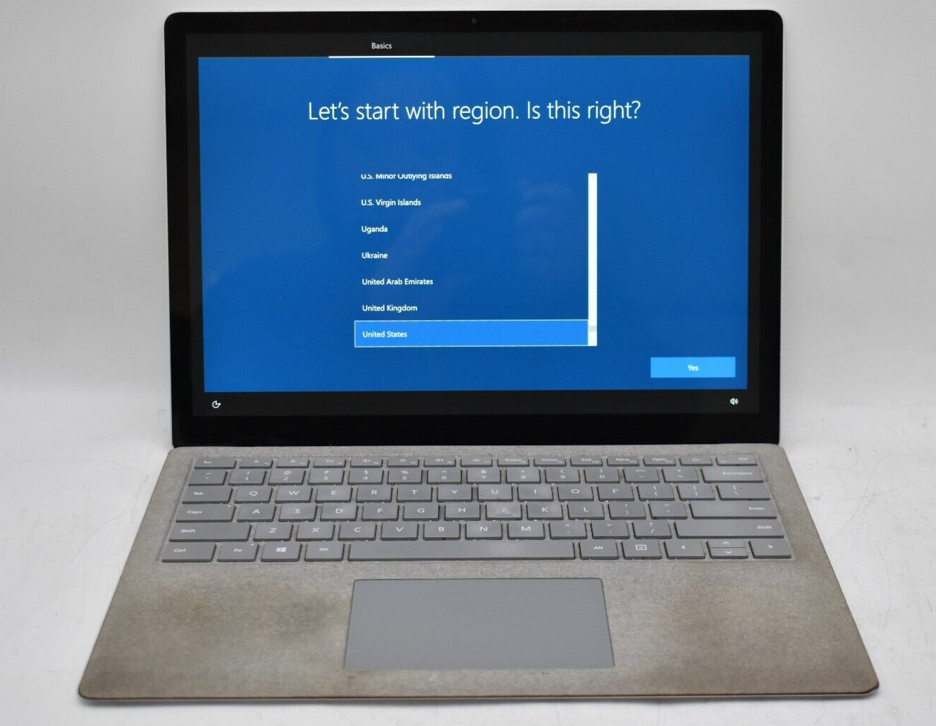 13″ Microsoft Surface 1769 Laptop i7-7660U 2.5GHz 8GB RAM 256GB SSD WIN10 *READ*