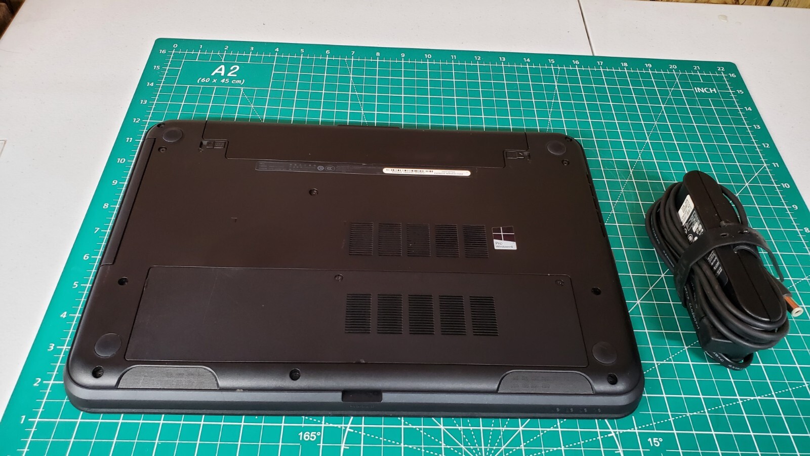 DELL LATITUDE 3540, 15.6” DISP, CORE i3-4010U, 8GB RAM, 128GB SSD, WINDOWS 10.
