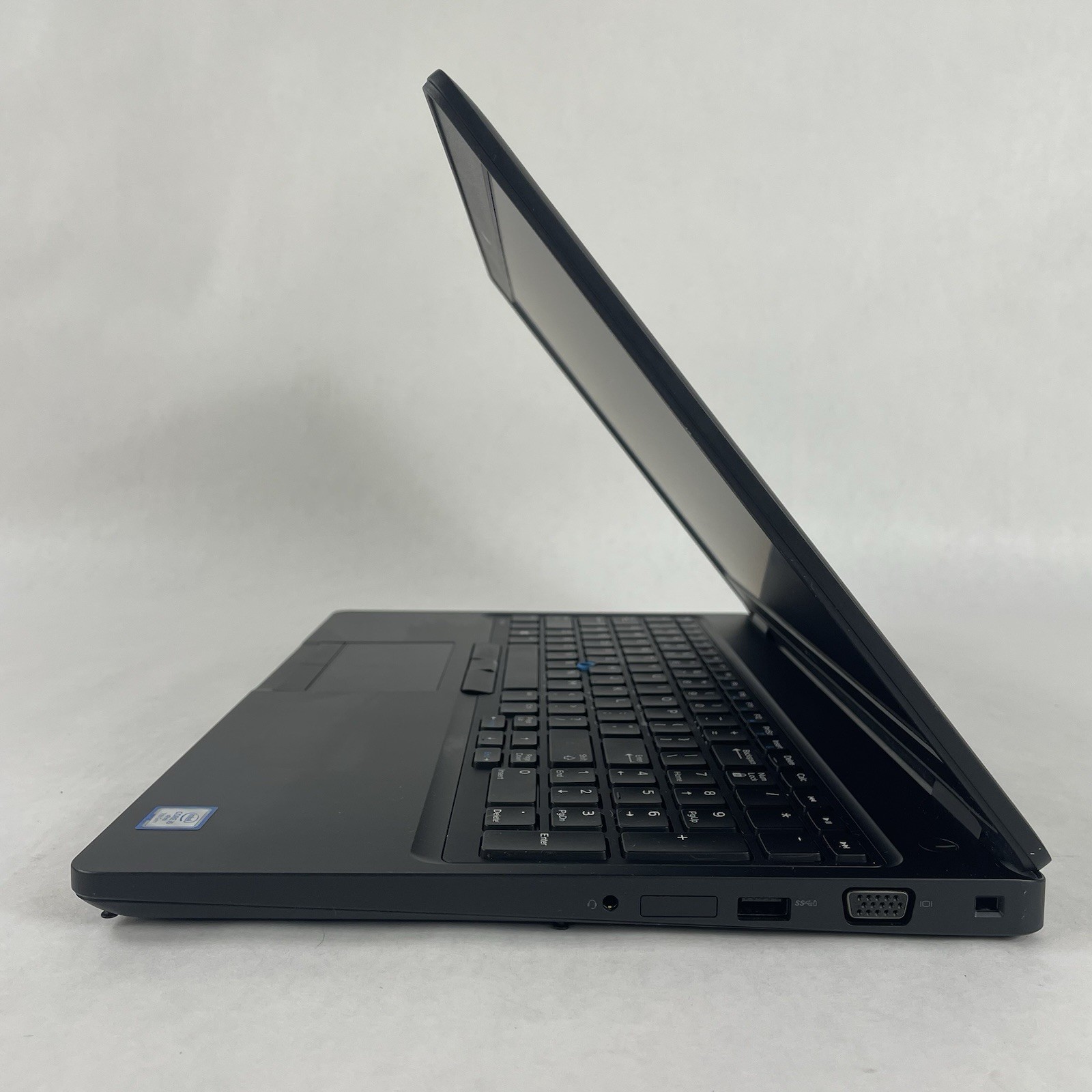 Dell Latitude 5580 15.6″ i5-7300U 2.60 GHz 8 GB RAM No SSD No OS