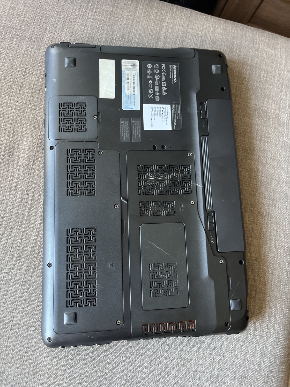 Lenovo Y550 CPU Pentium Dual Core 2GHz 4GB RAM Parts Or Repair AS IS (READ)