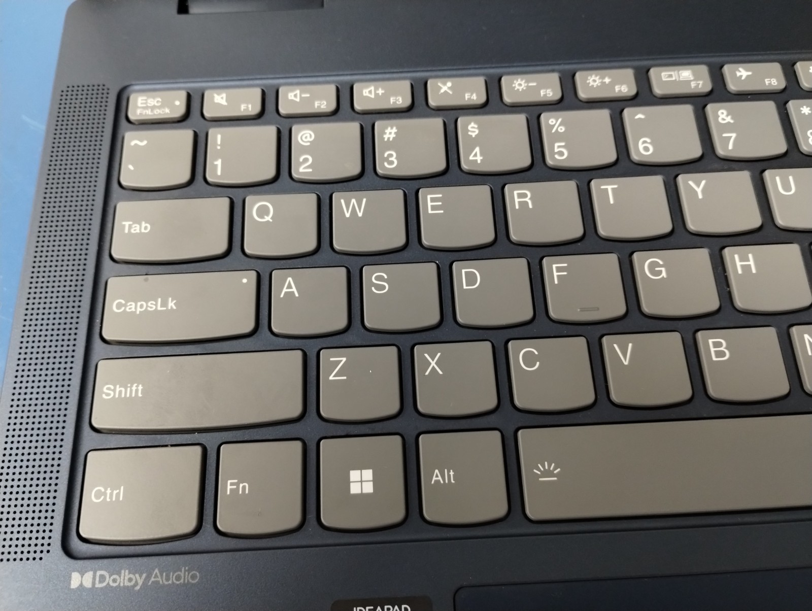 Lenovo IdeaPad 5 2-in-1 14AKP10, AMD Ryzen AI 7 350, 16 GB RAM, 1 TB NVMe SSD