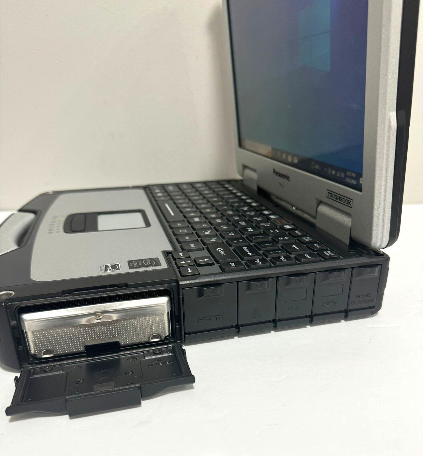 Panasonic CF-31 MK5 i5-5300U 2.3GHz 8GB RAM 500GB SSD Win 10 NO Charger