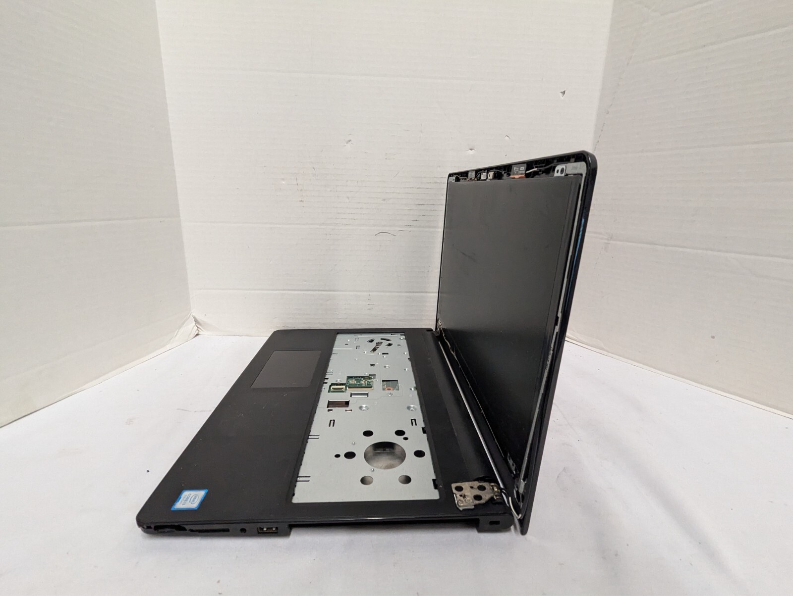 Dell Inspiron 15-3567 15″ laptop intel i3 7th gen 8gb ram no ssd