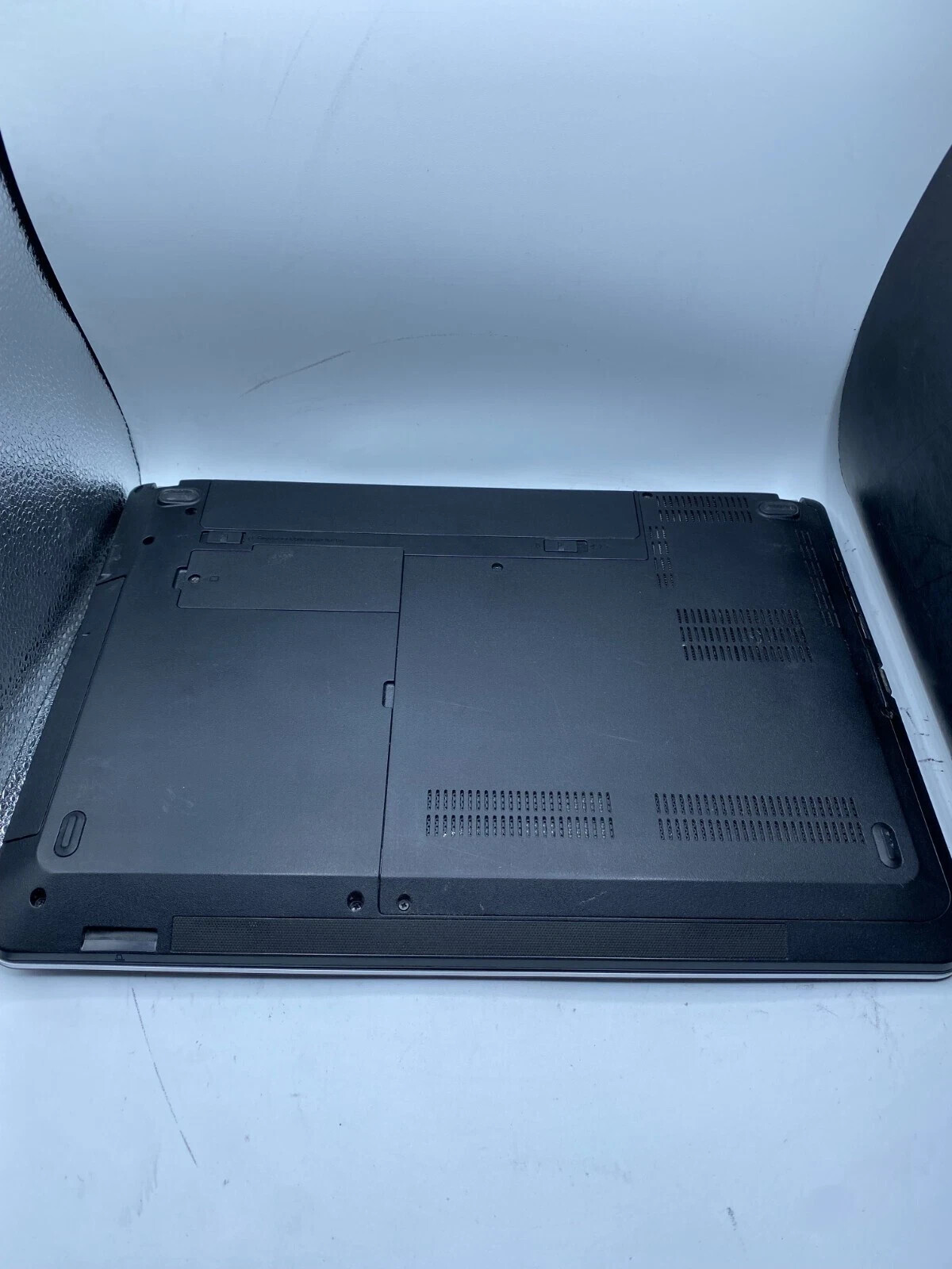 Lenovo ThinkPad Edge E440 14′ Intel i3 2.40GHz 4GB RAM 320GB HDD