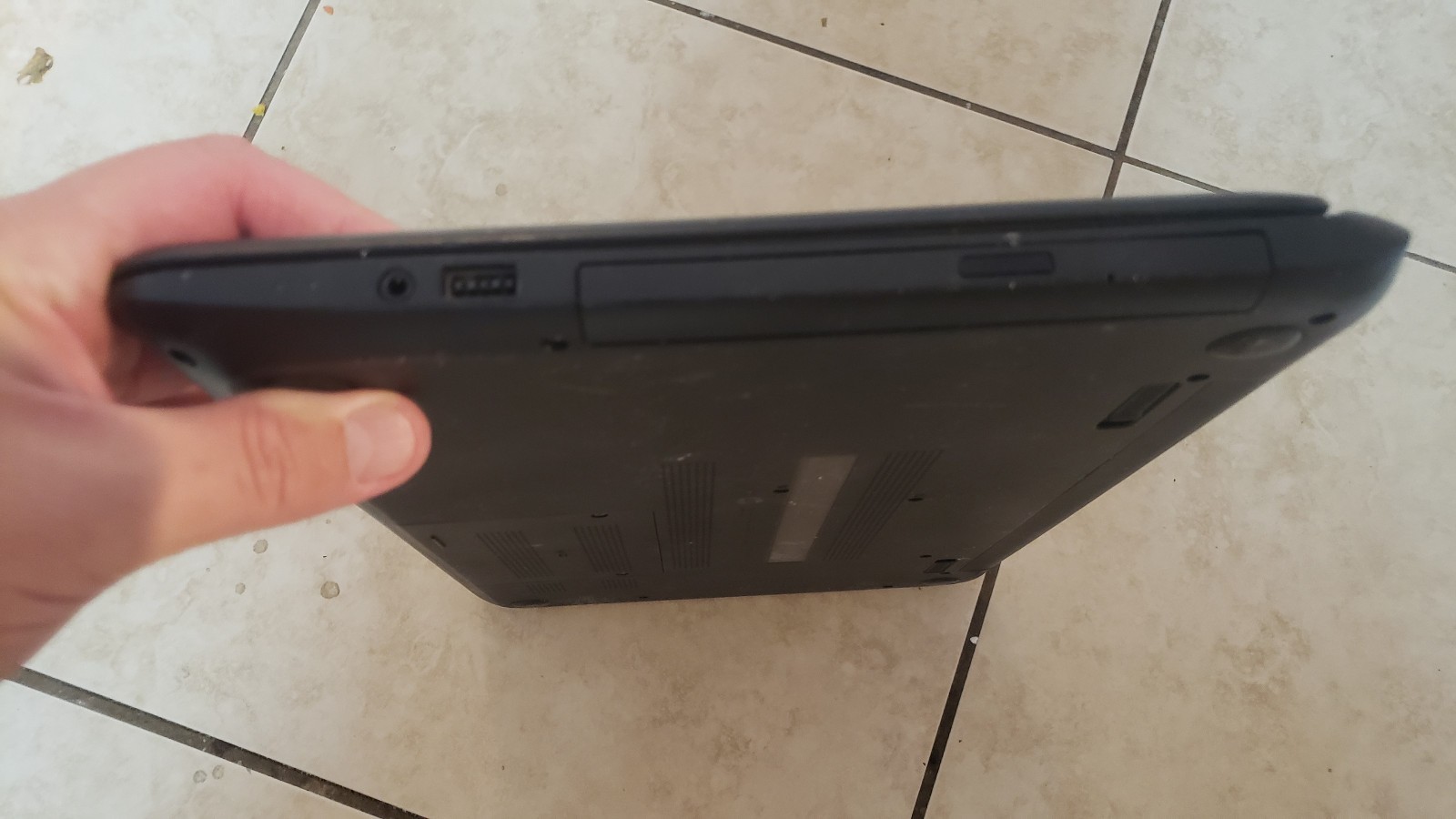 BROKEN 500gb HP 15 Notebook RTL8188EE Black Laptop with touch screen AS IS *READ
