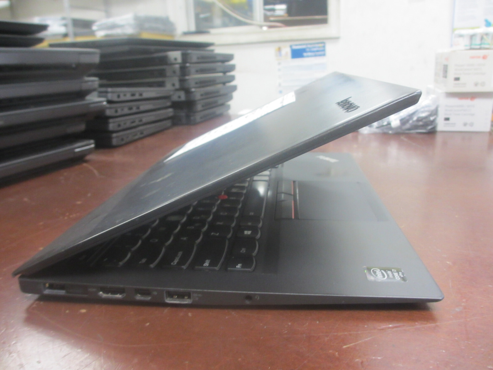 Lenovo ThinkPad X1 Carbon 2.60Ghz i7-5600U 8GB 256GB SSD Laptop w/ AC [NO OS]