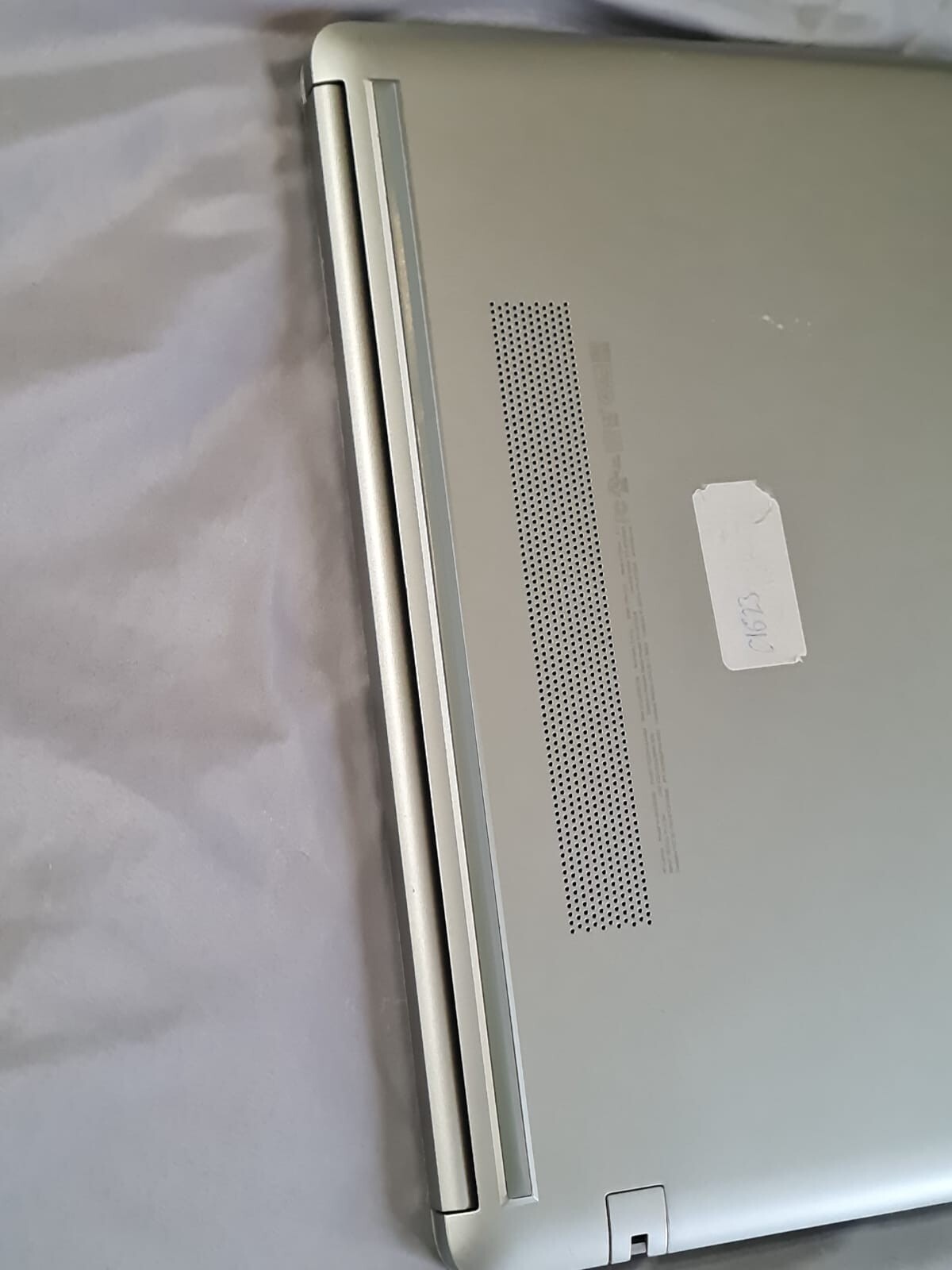HP 14-dk0002dx 14″ (128GB, AMD A9-9425 Dual-Core, 3.1 GHz, 8GB) Laptop – Silver