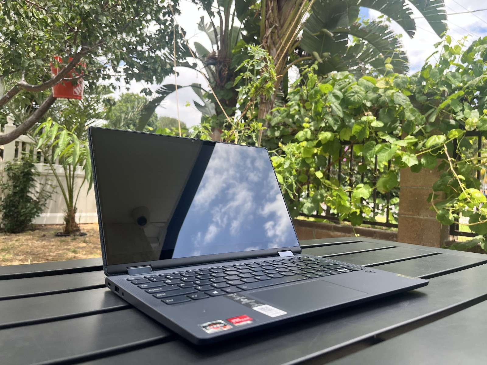Lenovo Yoga 6 13ARE05 13.3″ (256GB, AMD Ryzen 5 PRO 4000 Series, 4.00 GHz, 8GB)