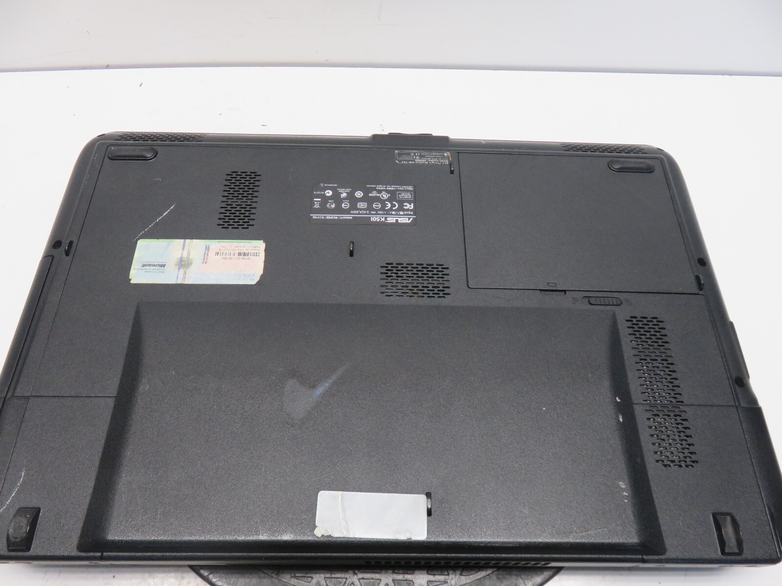 Asus K50I Intel Pentium Dual-Core T4200 2GHz 4 GB NO HDD No Batt