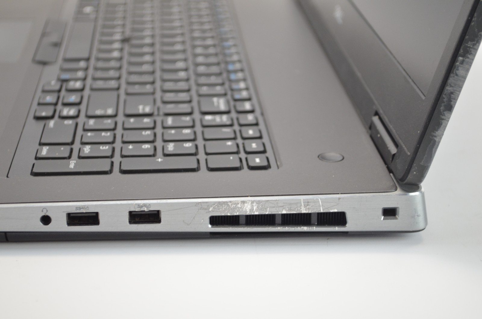 Dell Precision 7740 Laptop i7-9850H 512GB NVME 16GB RAM AMD WX 3200 WIN11PRO