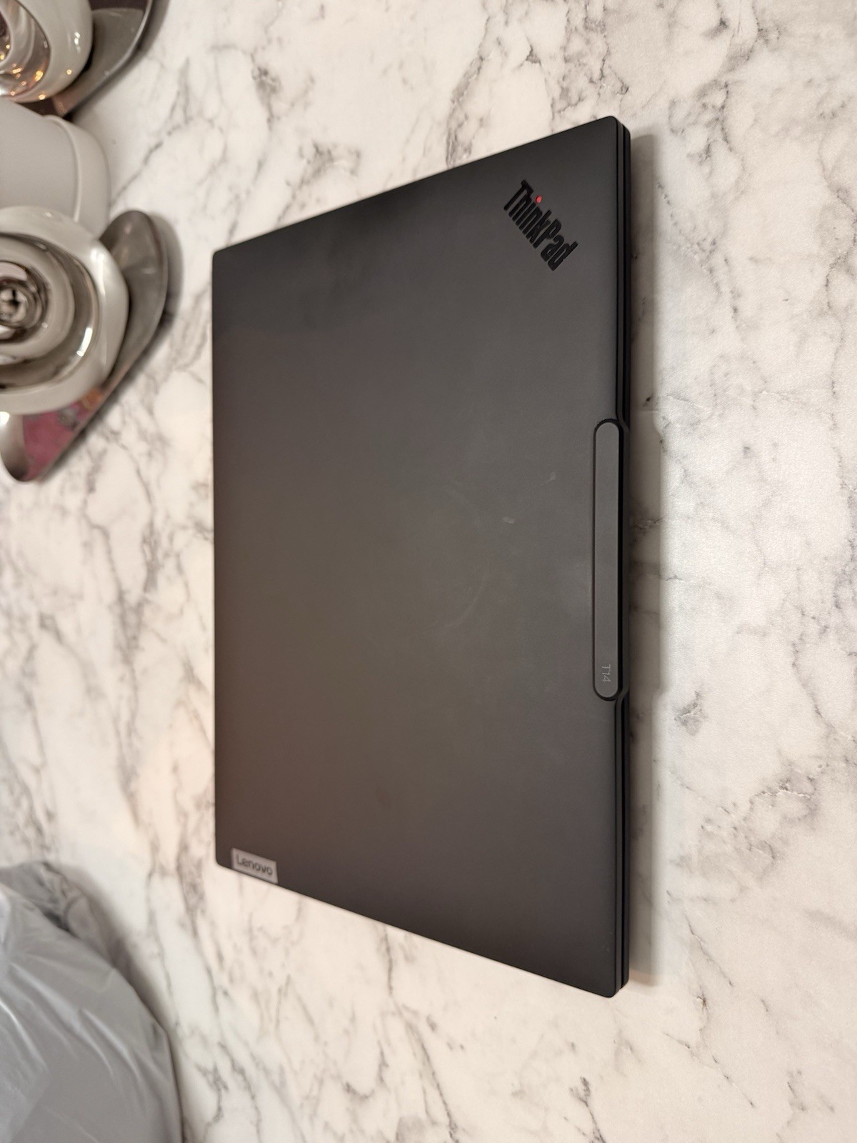Lenovo ThinkPad T14 Gen 6 14in Ryzen 7 PRO 32GB 1TB SSD Touch Win 11 Pro