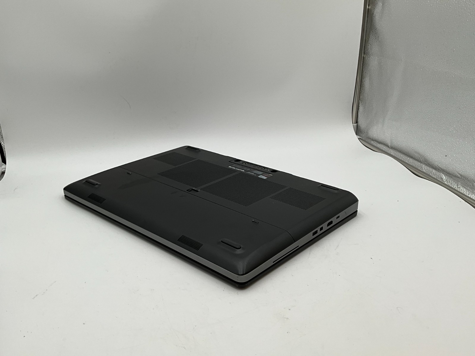 DELL Precision 7710 i7-6820HQ 64gb 1tb/512gb M5000M Laptop 2HDM0G2 no OS
