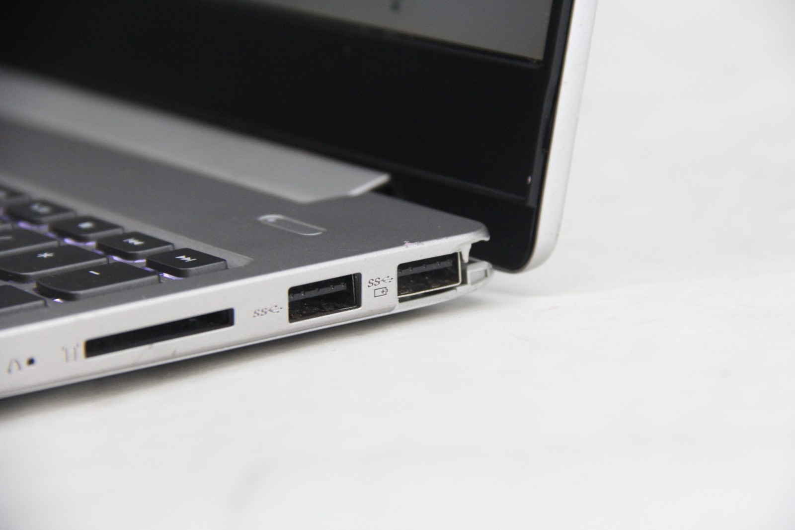 Lenovo IdeaPad 340-15IIL | i5-1035G1, 8GB Ram, 256GB NVMe, Win11P /Grade C-Read