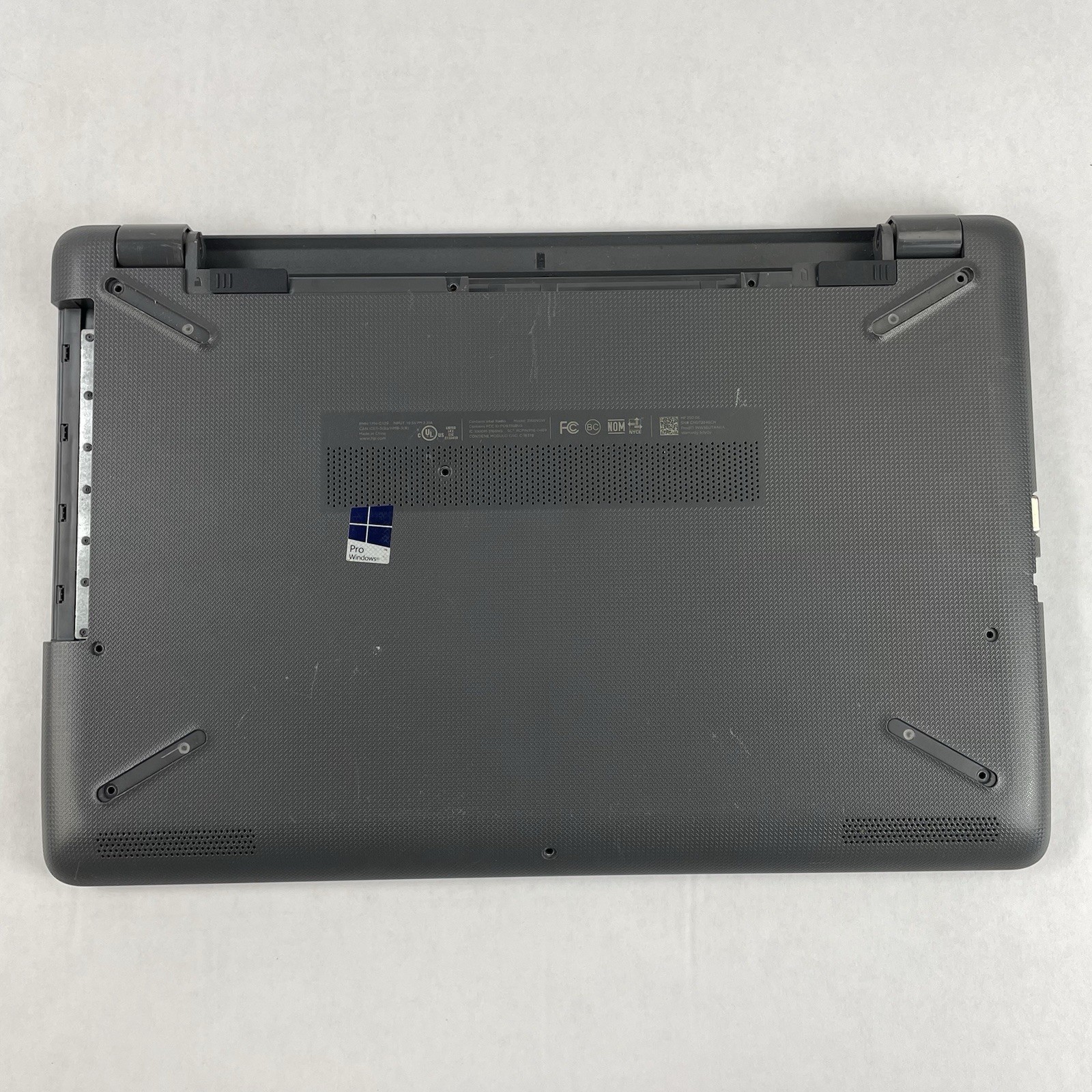 HP 250 G6 15.6″ i5-7200U 2.50 GHz 8 GB RAM No SSD No OS – Bad Keys READ