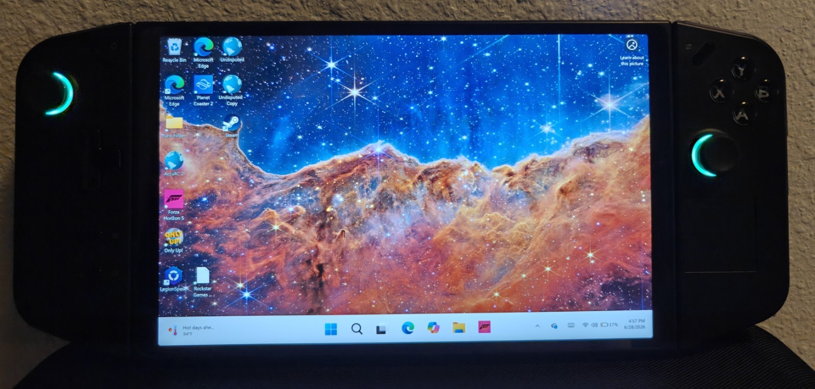 Lenovo Legion Go 8.8 in (1TB SSD, AMD Ryzen Z1 Extreme, 3.3GHz, 16GB RAM) Tested