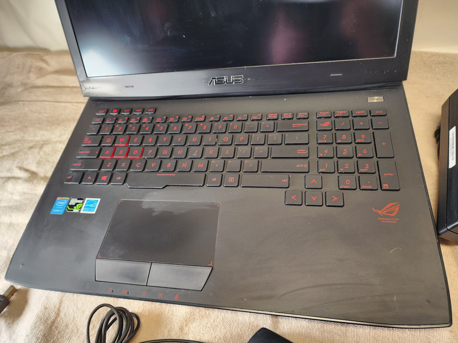 ROG Black Red Gaming Laptop 17″ ASUS G751J i7-4710HQ 2.50 GHz GTX980M 1TB HD 24G