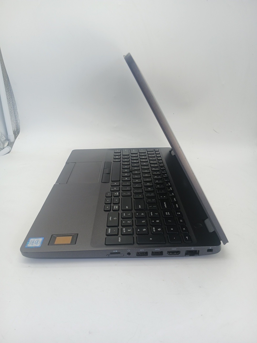 Dell Precision 3541 15.6″ Intel i7-9750H 16GB RAM 256GB SSD Quadro P620 WIn 11P