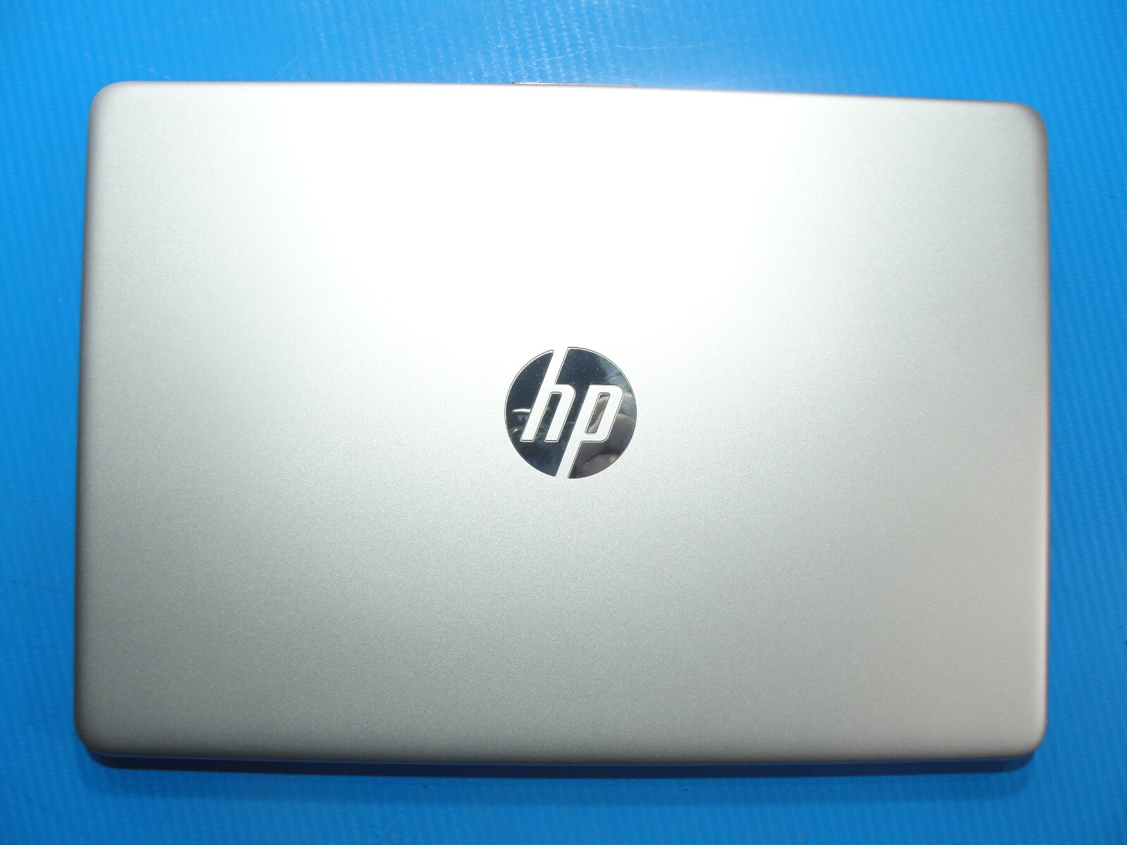 HP 14-dq2053cl 14” FHD Intel Core i3-1125G4 2.6GHz 8GB 256GB SSD+Charger