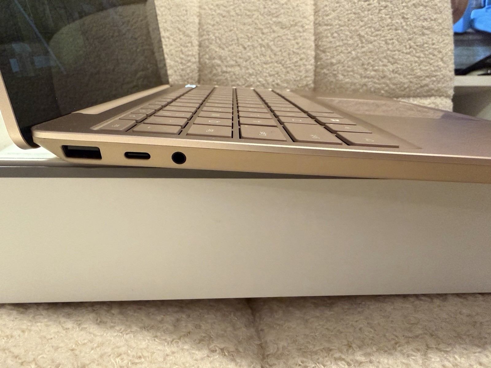 Microsoft Surface Laptop Go 12.4″ i5 8GB Windows- Sandstone
