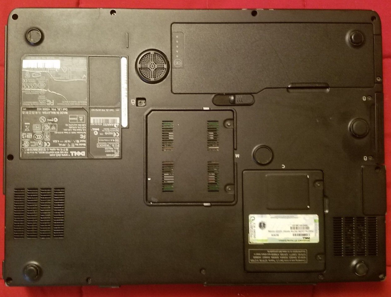 DELLInspiron 9300 Laptop 17″ 1GB 80GB HDD WinXP Radeon 300