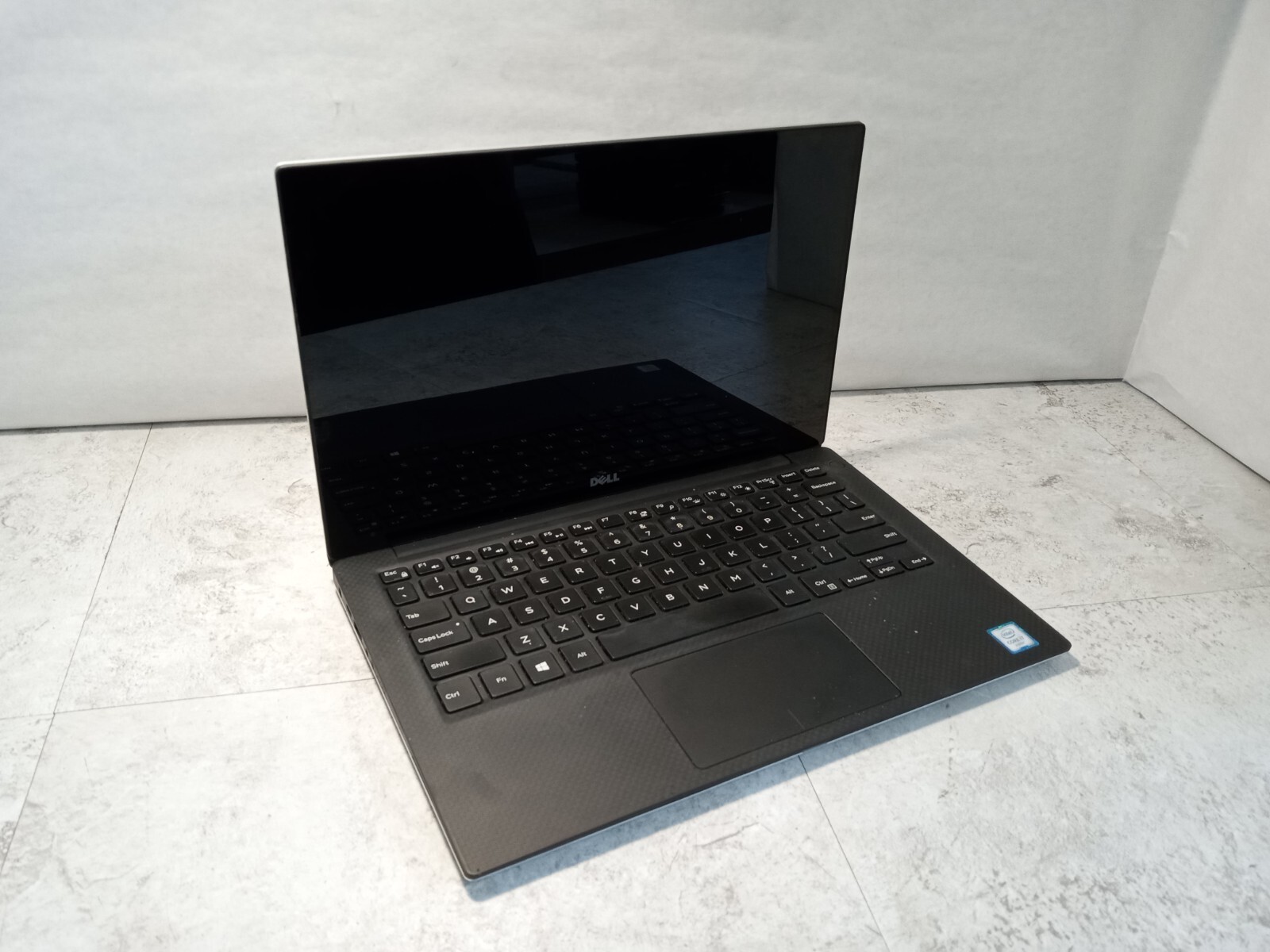 Dell XPS 13 9350 13.3″ QHD Touchscreen Intel i7-6500U 8GB RAM – POWER DEAD -RR