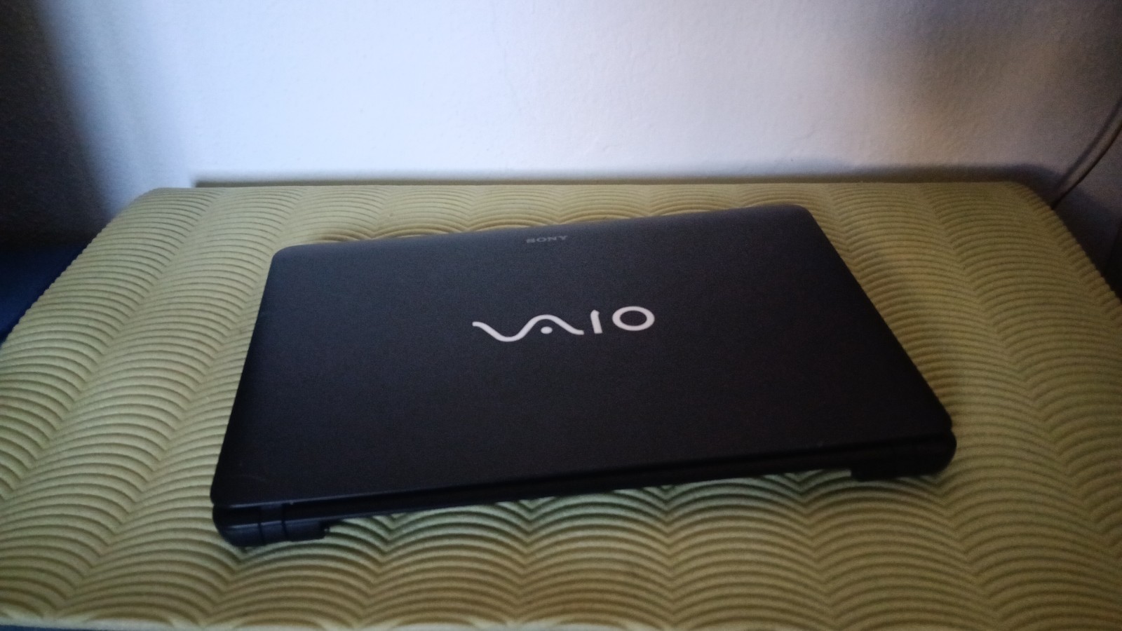 SONY VAIO SVF153a1ym I3-4010U 8GB 15.6″ 256GB NVME NVIDIA 750M 1GB