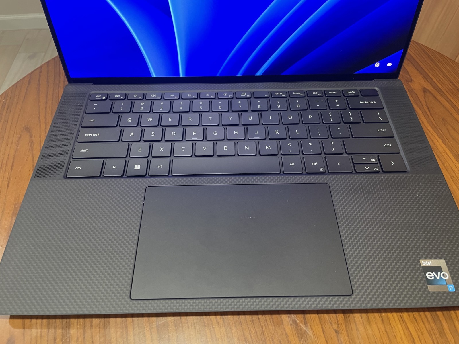 Dell XPS 15 9530 3.5K OLED Touch i7-13700H 32GB 1TB SSD RTX 4050 – 98% Battery