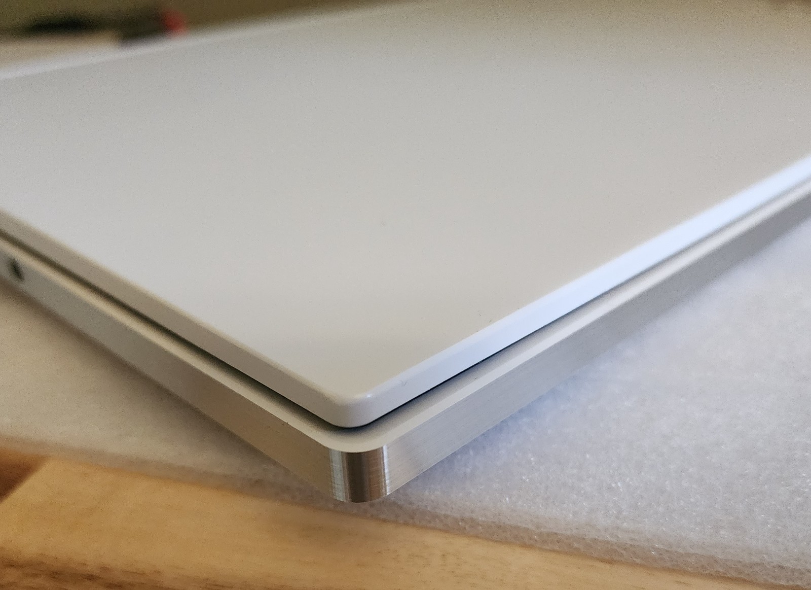 *MINT* Lenovo Legion 7 16IRX9 16″ i7-14700HX 16GB 1TB SSD RTX 4060 Laptop