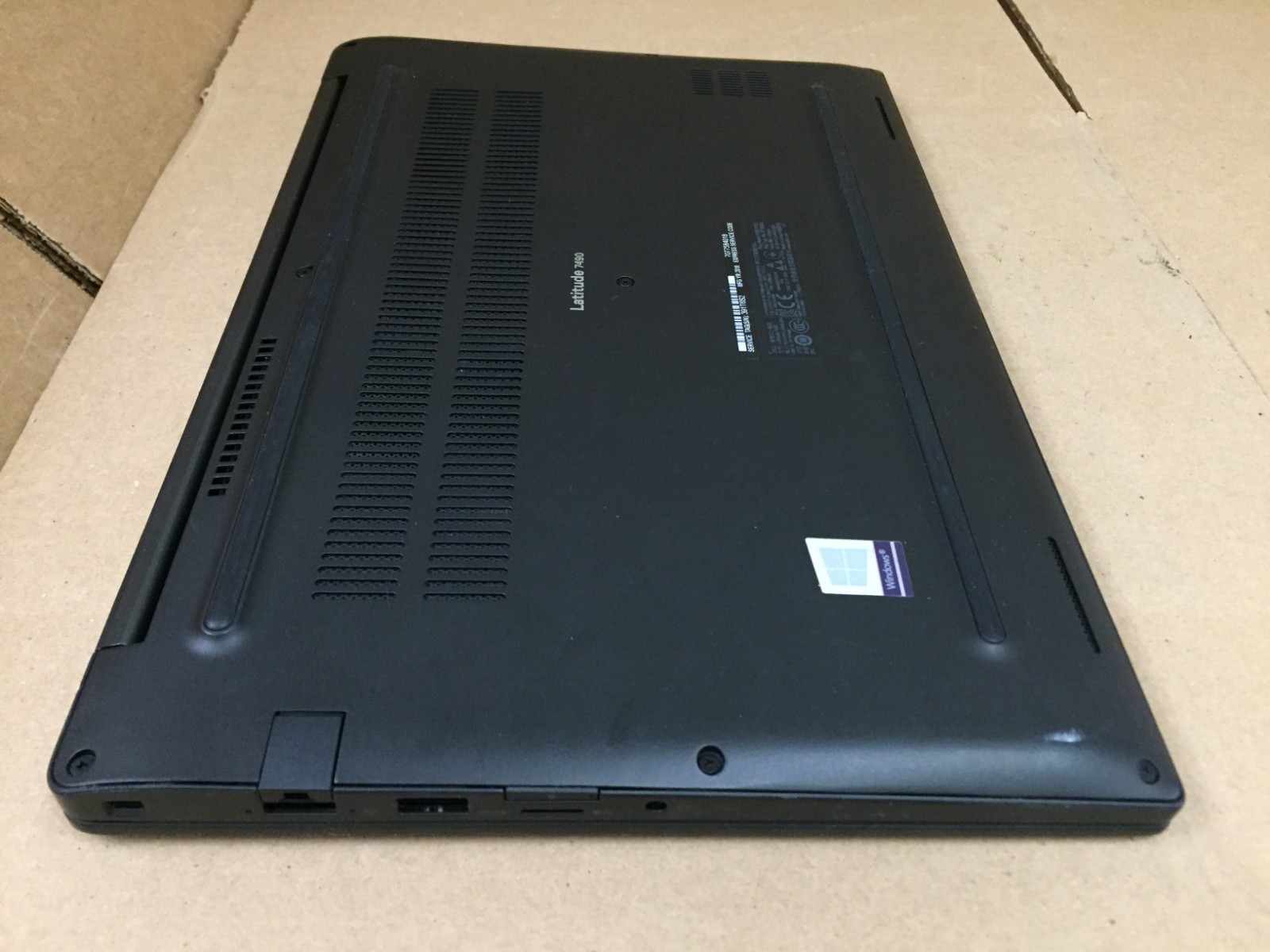 Dell Latitude 7490 14″ FHD Laptop i7-8650U 8GB RAM 256GB SSD w/AC