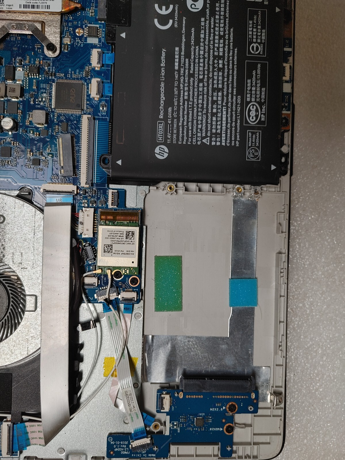 HP AMD Ryzen 3 3250U with Redeon Graphics @ 2.60GHz, 4GB RAM , NO HD FOR PARTS