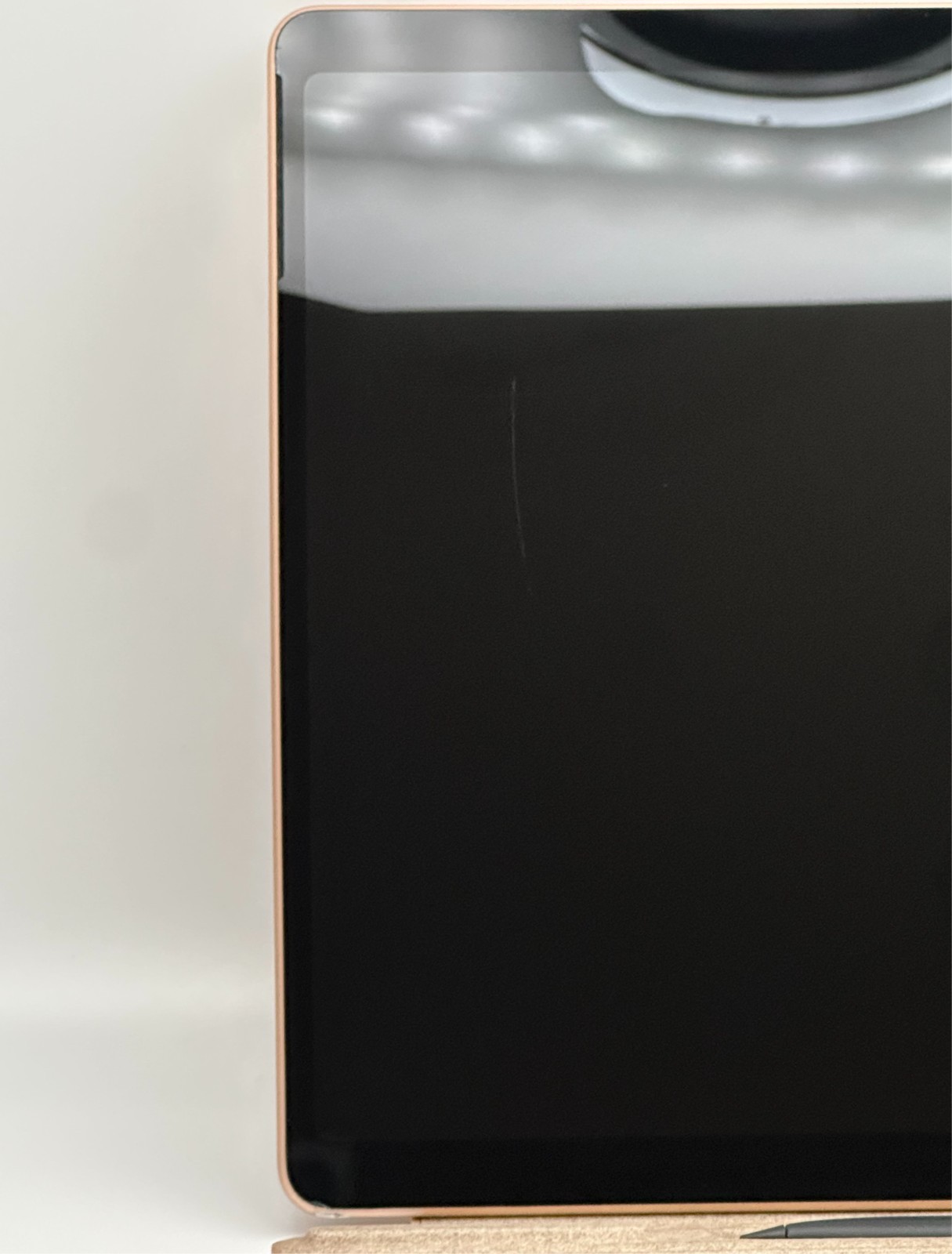 Microsoft Surface Pro Snapdragon X Plus 11th Edition CRACK SCREEN – FUNCTIONAL
