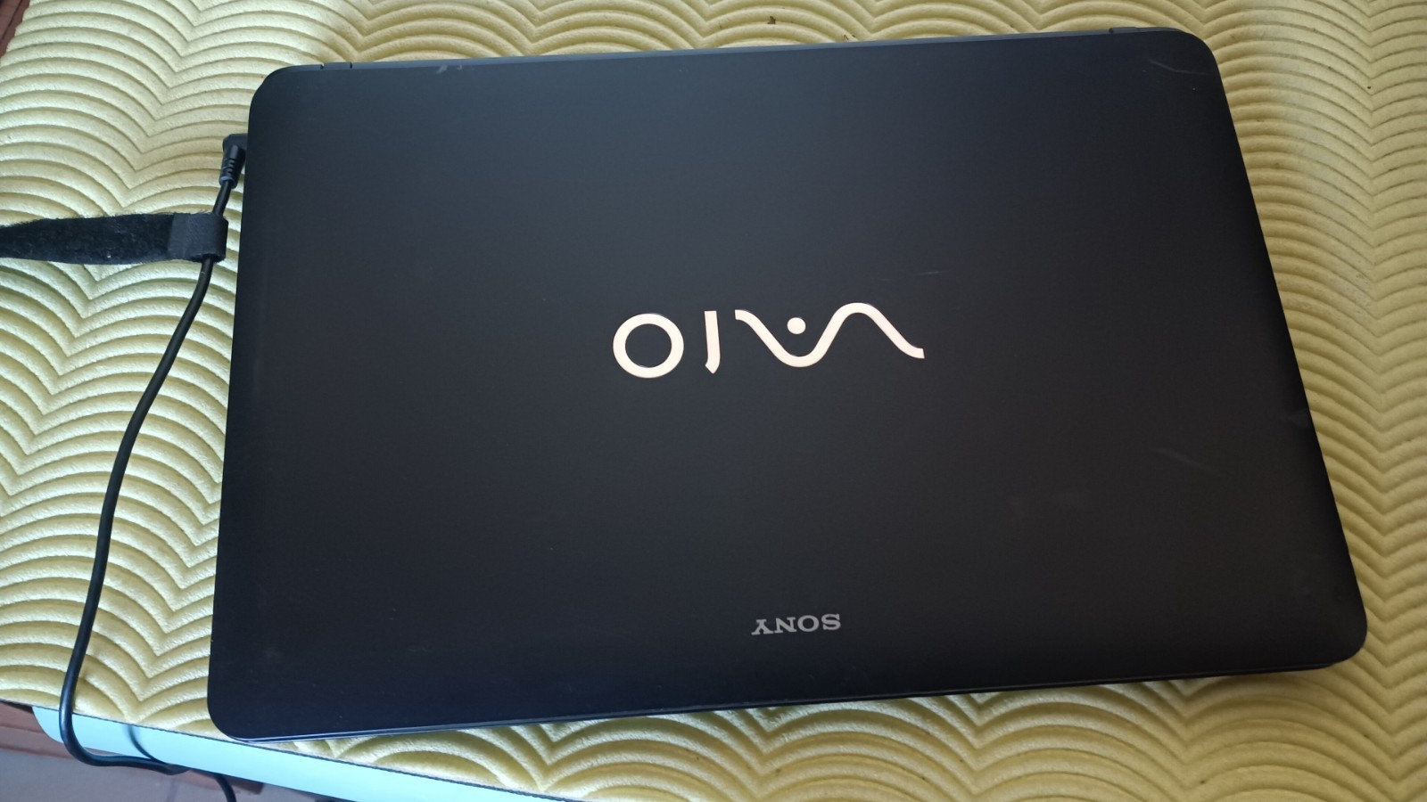 SONY VAIO SVF153a1ym I3-4010U 8GB 15.6″ 256GB NVME NVIDIA 750M 1GB