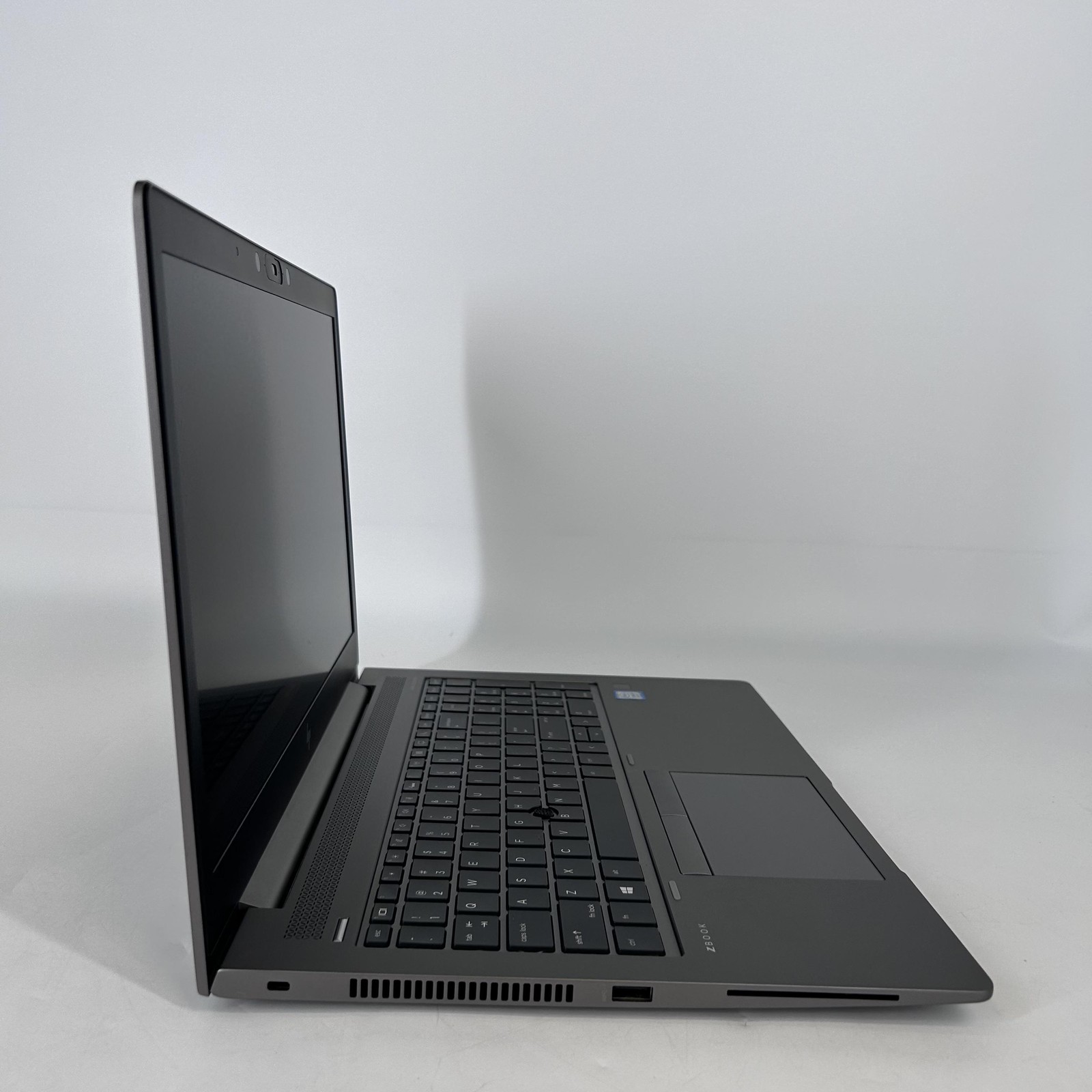 HP ZBook 15u G5 15.6 FHD i7-8550U 1.80GHz 16GB 512GB SSD AMD Radeon Pro WX 3100