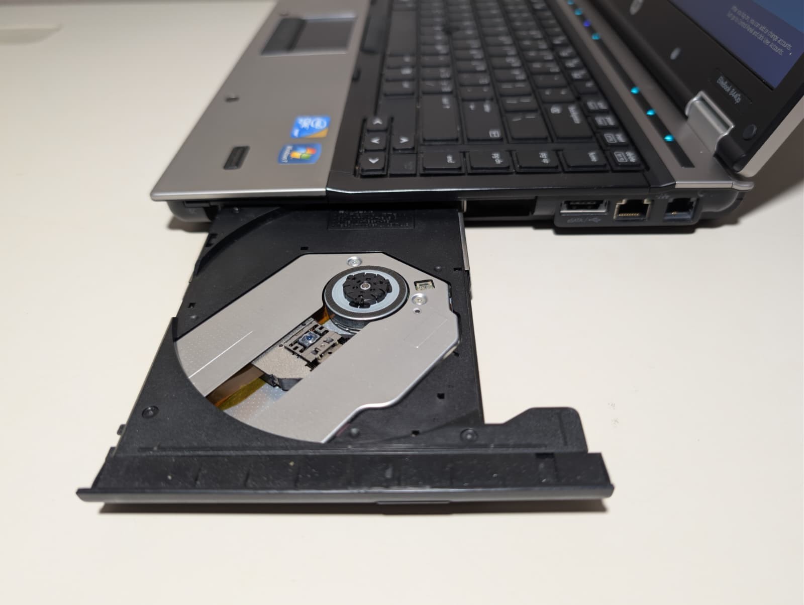 HP EliteBook 8440P | i7 4GB RAM 320GB HDD | HD+ NVIDIA Win XP Pro 32-Bit DVD-RW
