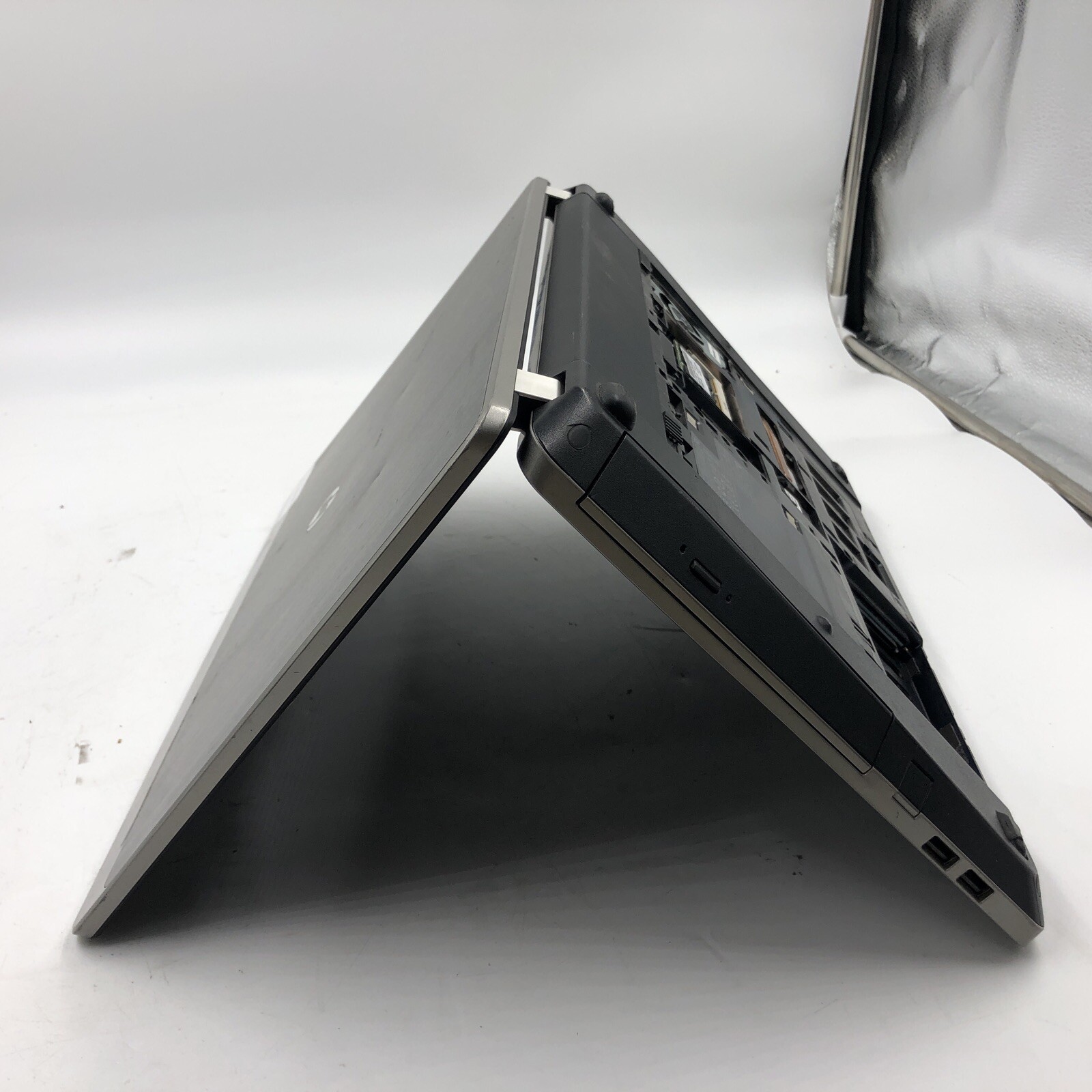 HP Probook 4530S Laptop Intel i3-2330M 2.2GHZ 8GB NO HDD/OS Cracked Screen