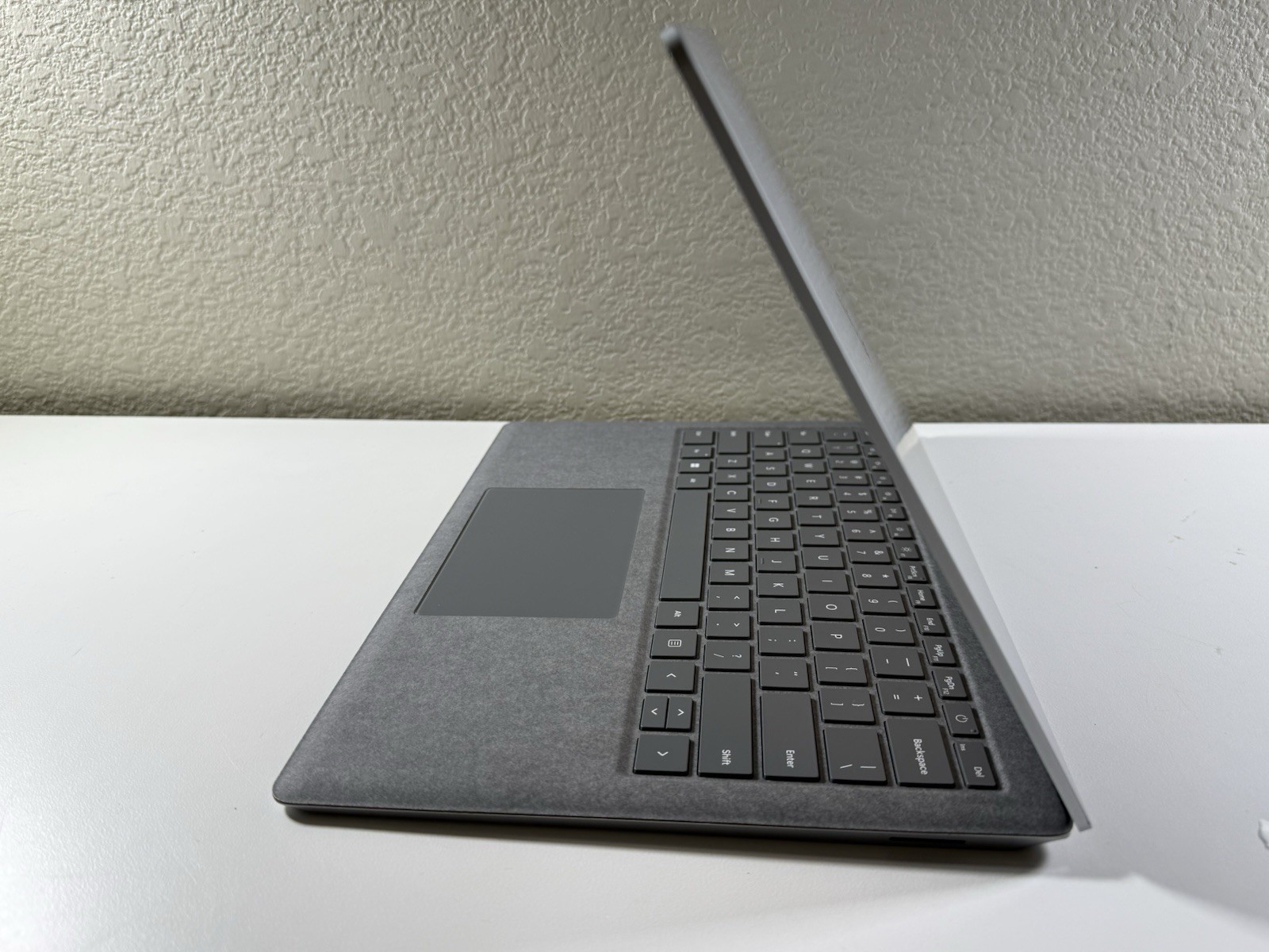 Microsoft Surface Laptop 5 13.5” 1950 Intel Core i7-1265U 16GB RAM 512GB NVME