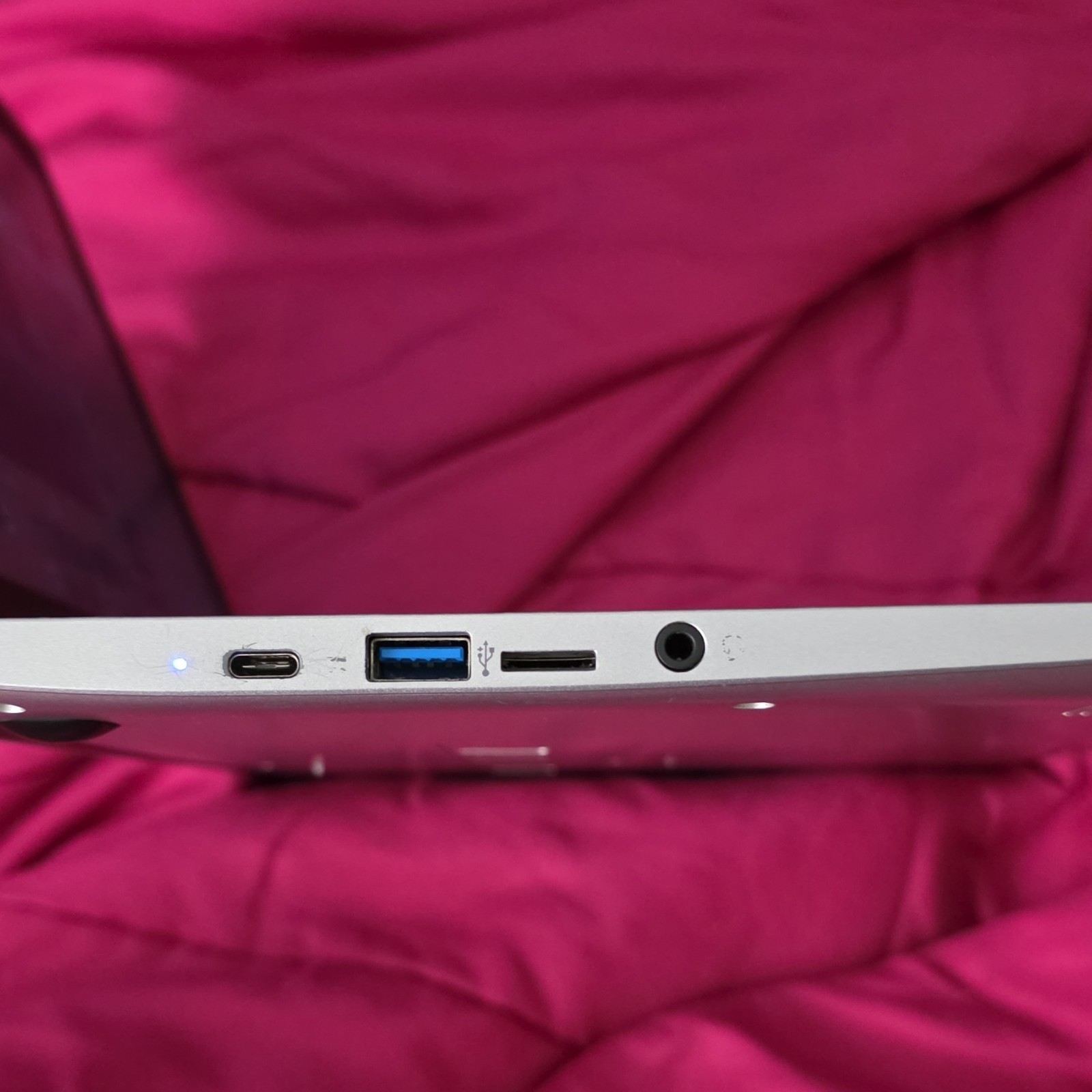 Acer Silver Black Laptop USB-C USB 3.0 Headphone Kensington Lock
